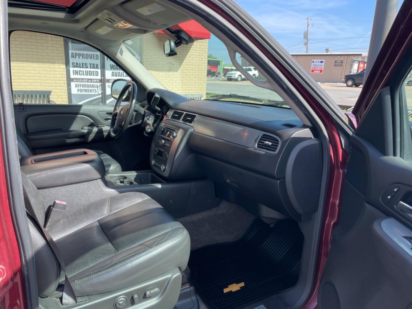 2008 Maroon Chevrolet Suburban 1500 (3GNFK16348G) with an V8, 5.3 Liter engine, Automatic, 4-Spd w/Overdrive transmission, located at 8008 Warden Rd, Sherwood, AR, 72120, (501) 801-6100, 34.830078, -92.186684 - Photo#8